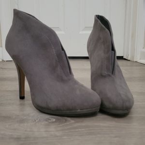 Grey suede boot heals womens size 8 1/2